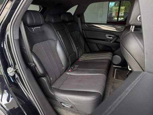 Used 2020 Bentley Bentayga Design Series image 41