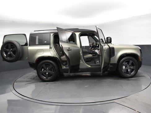 Used 2023 Land Rover Defender 110 X-Dynamic SE image 25