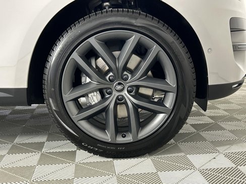 Used 2025 Land Rover Range Rover Sport SE image 36