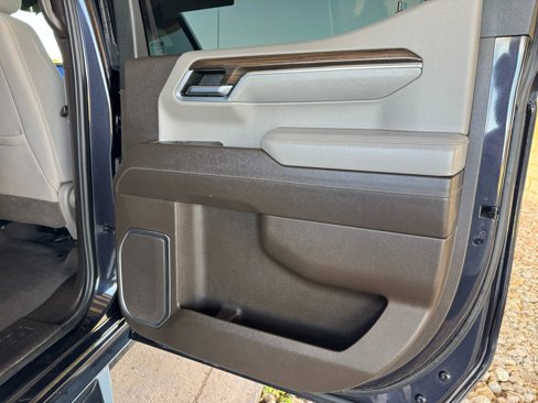 Used 2022 Chevrolet Silverado 1500 LT w/ Z71 Off-Road Package image 22
