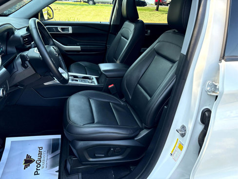 Used 2022 Ford Explorer XLT w/ Equipment Group 202A image 9