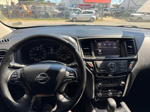Used 2019 Nissan Pathfinder SV image 25