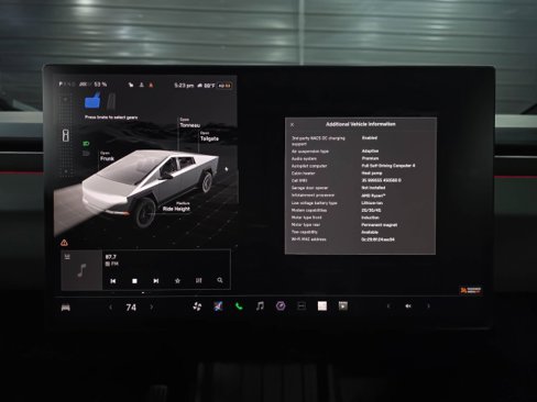 Used 2024 Tesla Cybertruck AWD Crew Cab image 38