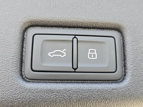 New 2025 Audi Q5 Premium Plus image 17