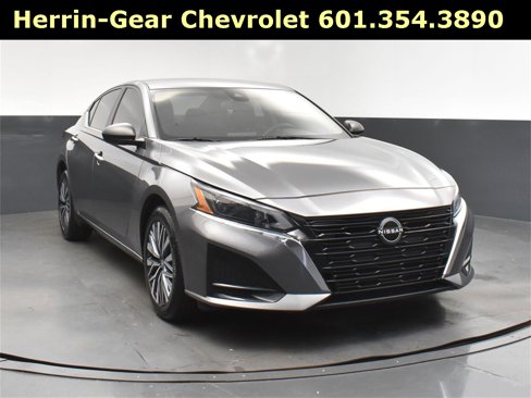 Used 2024 Nissan Altima 2.5 SV image 9