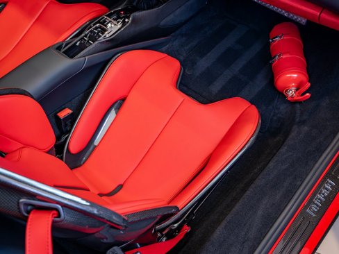 Used 2023 Ferrari SF90 Spider image 20