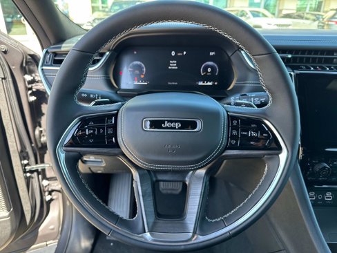 New 2025 Jeep Grand Cherokee Overland w/ Luxury Tech Group IV image 26