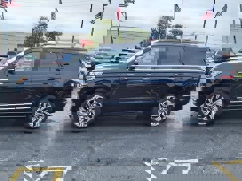 New 2022 Lincoln Navigator 4WD image 27