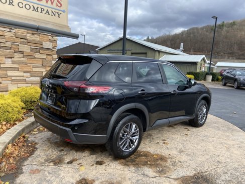 Used 2024 Nissan Rogue S image 5