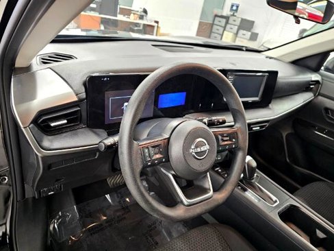 Used 2025 Nissan Kicks S image 9