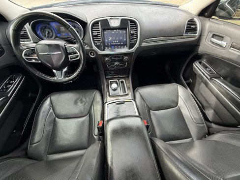 Used 2019 Chrysler 300 Limited image 11