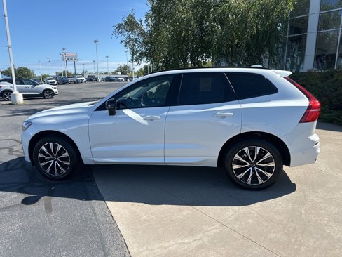 Certified 2025 Volvo XC60 B5 Plus image 2