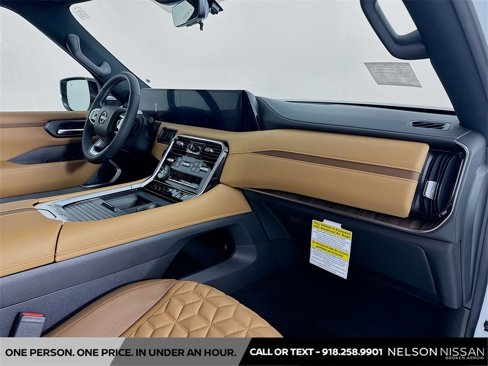New 2025 Nissan Armada Platinum Reserve image 32