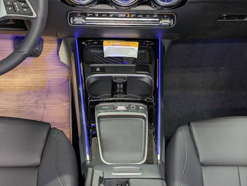 New 2025 Mercedes-Benz GLB 250 4MATIC image 18