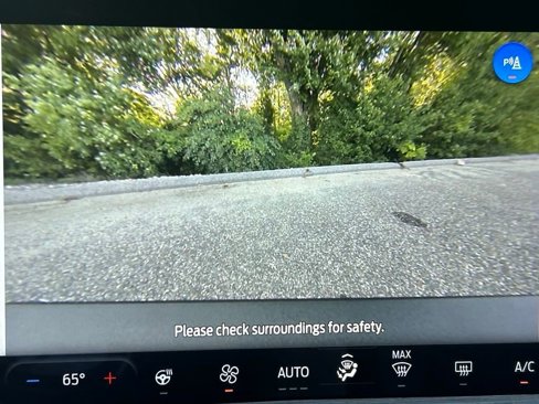 New 2024 Ford Escape SE w/ PHEV Premium Package image 9