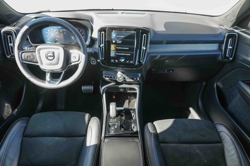 Used 2022 Volvo XC40 T5 R-Design image 11