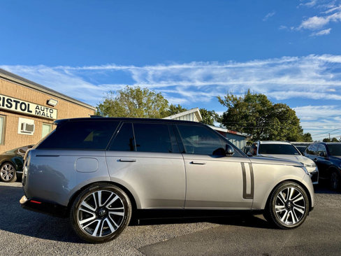 Used 2023 Land Rover Range Rover Autobiography image 4