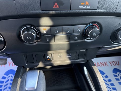 Used 2022 Nissan Frontier SV w/ Technology Package image 26