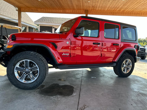 Used 2018 Jeep Wrangler Unlimited Sahara w/ Dual Top Group image 4