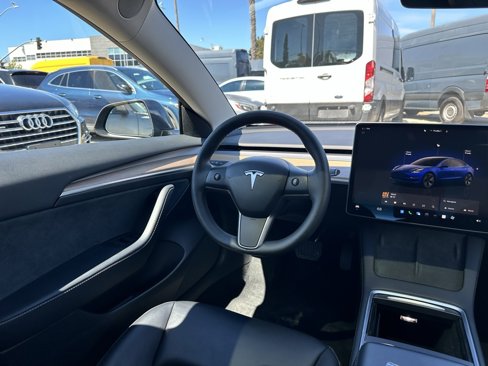 Used 2023 Tesla Model 3 Standard Range image 19