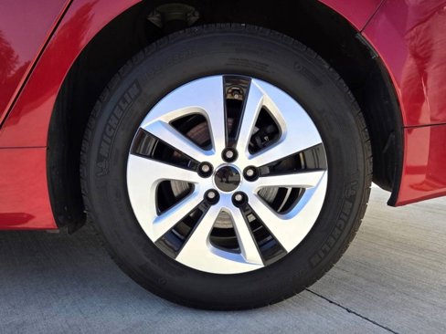 Used 2016 Toyota Prius Two image 8