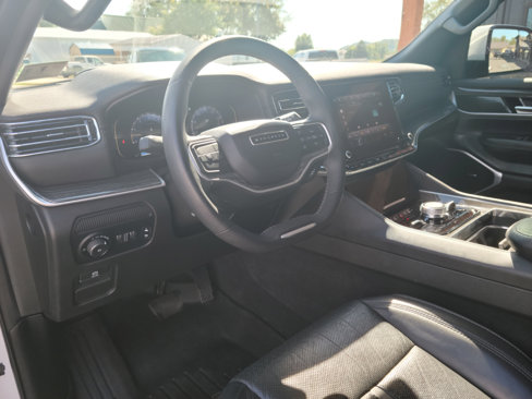 Used 2022 Jeep Wagoneer Series III image 9
