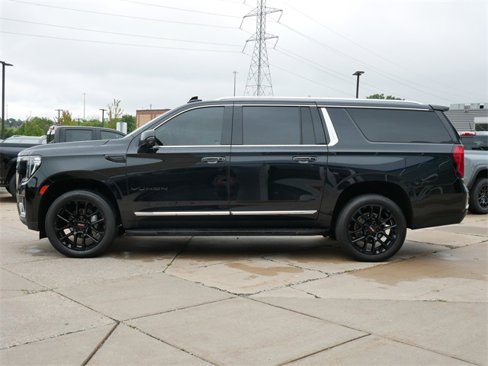 Used 2023 GMC Yukon XL SLT image 4