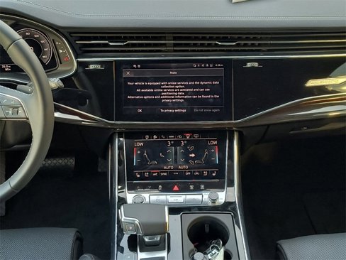 New 2025 Audi Q7 3.0T Prestige image 8