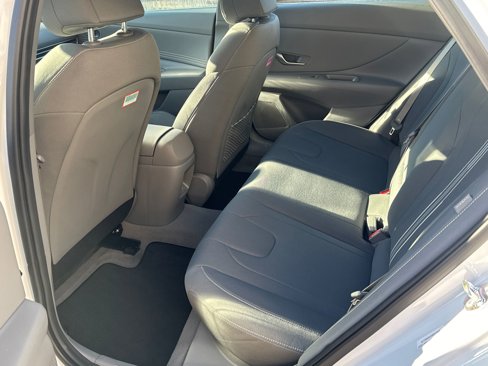 Used 2025 Hyundai Elantra SEL image 20