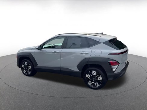 Used 2025 Hyundai Kona SEL image 10