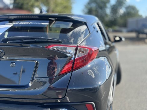 Used 2022 Toyota C-HR XLE image 12