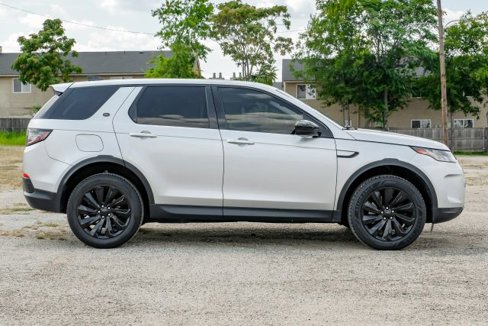 Used 2020 Land Rover Discovery Sport SE image 9