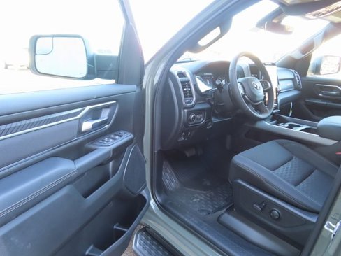 New 2026 RAM 1500 4x4 Crew Cab image 18