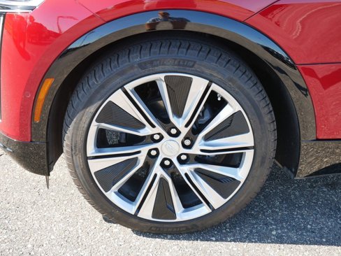 Used 2024 Cadillac Lyriq Luxury w/ LPO, Floor Liner Package image 10