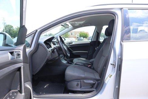 Used 2017 Volkswagen Golf S image 9