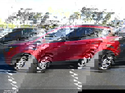 Used 2015 Ford Escape SE image 10