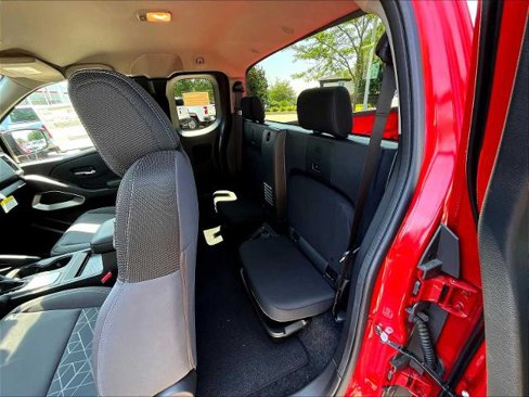 Certified 2025 Nissan Frontier SV image 15