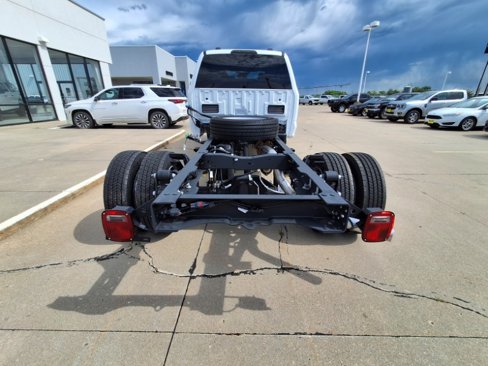 New 2025 Ford F550 4x4 Crew Cab image 7