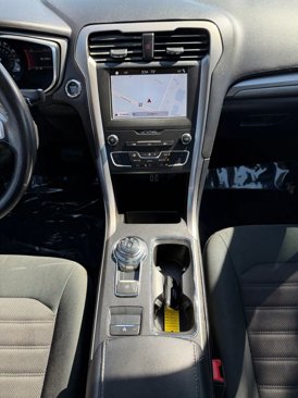 Used 2019 Ford Fusion SE image 17