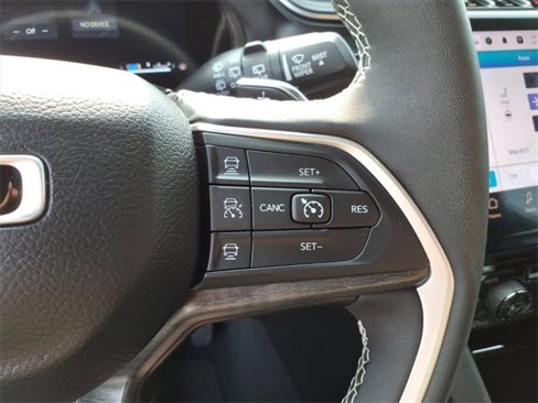 Used 2024 Jeep Grand Cherokee L Limited image 20
