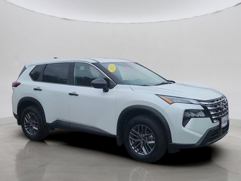 Used 2025 Nissan Rogue S image 23