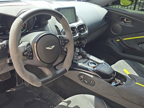 Used 2022 Aston Martin V8 Vantage Coupe image 7