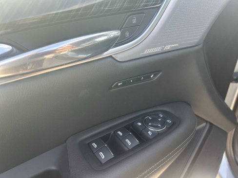 Certified 2025 Cadillac XT6 Premium Luxury image 24