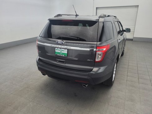 Used 2015 Ford Explorer XLT w/ Equipment Group 201B image 7