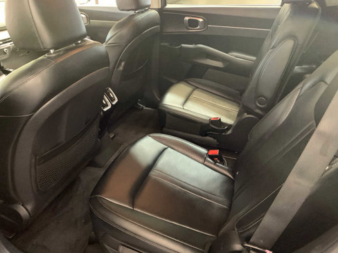 Used 2025 Kia Sorento EX image 5