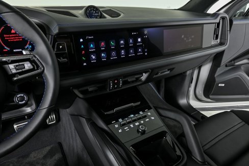 New 2025 Porsche Cayenne GTS image 12