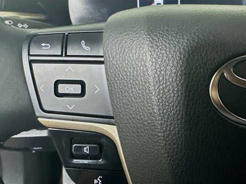 Used 2025 Toyota Crown Signia image 16