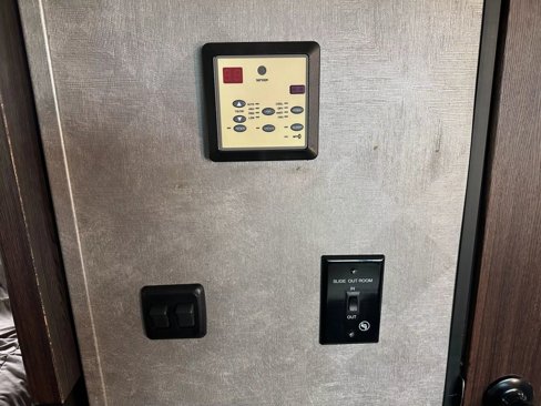 Used 2019 Ford E-450 and Econoline 450 Super Duty w/ Motorhome Prep Package image 39