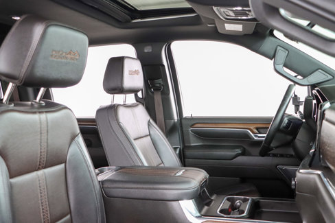 Used 2024 Chevrolet Silverado 2500 High Country image 31