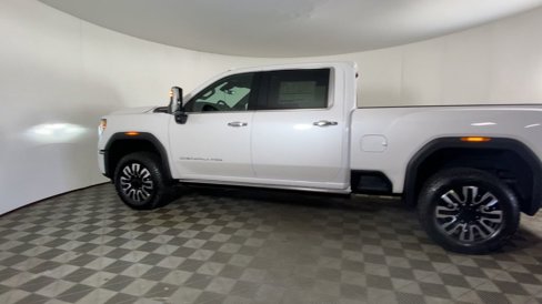 New 2025 GMC Sierra 2500 Denali Ultimate image 8